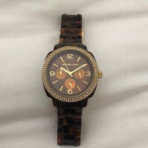 MK watch 5086